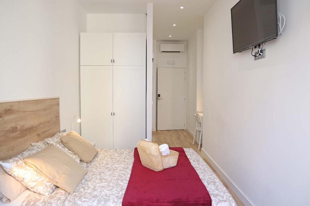 Hostal Gracia Barcellona Esterno foto