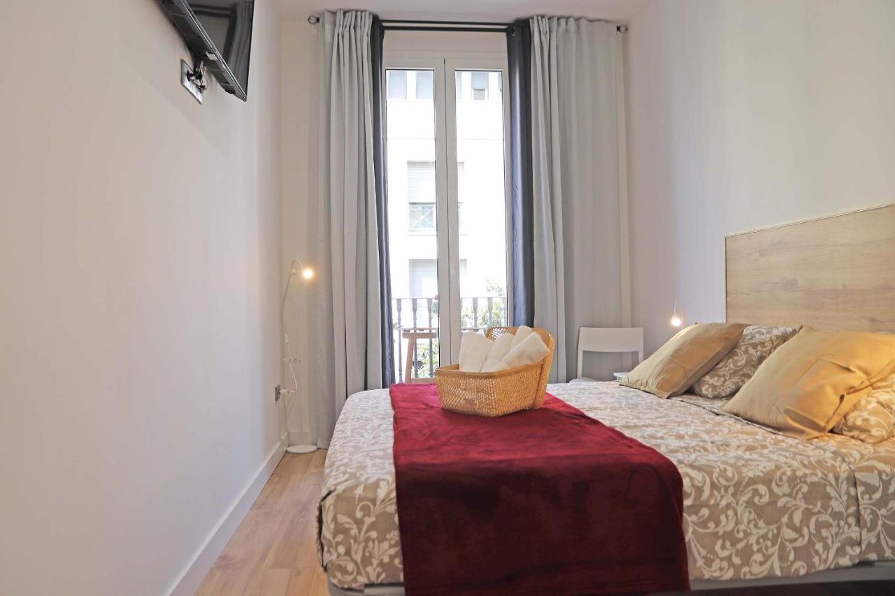 Hostal Gracia Barcellona Esterno foto
